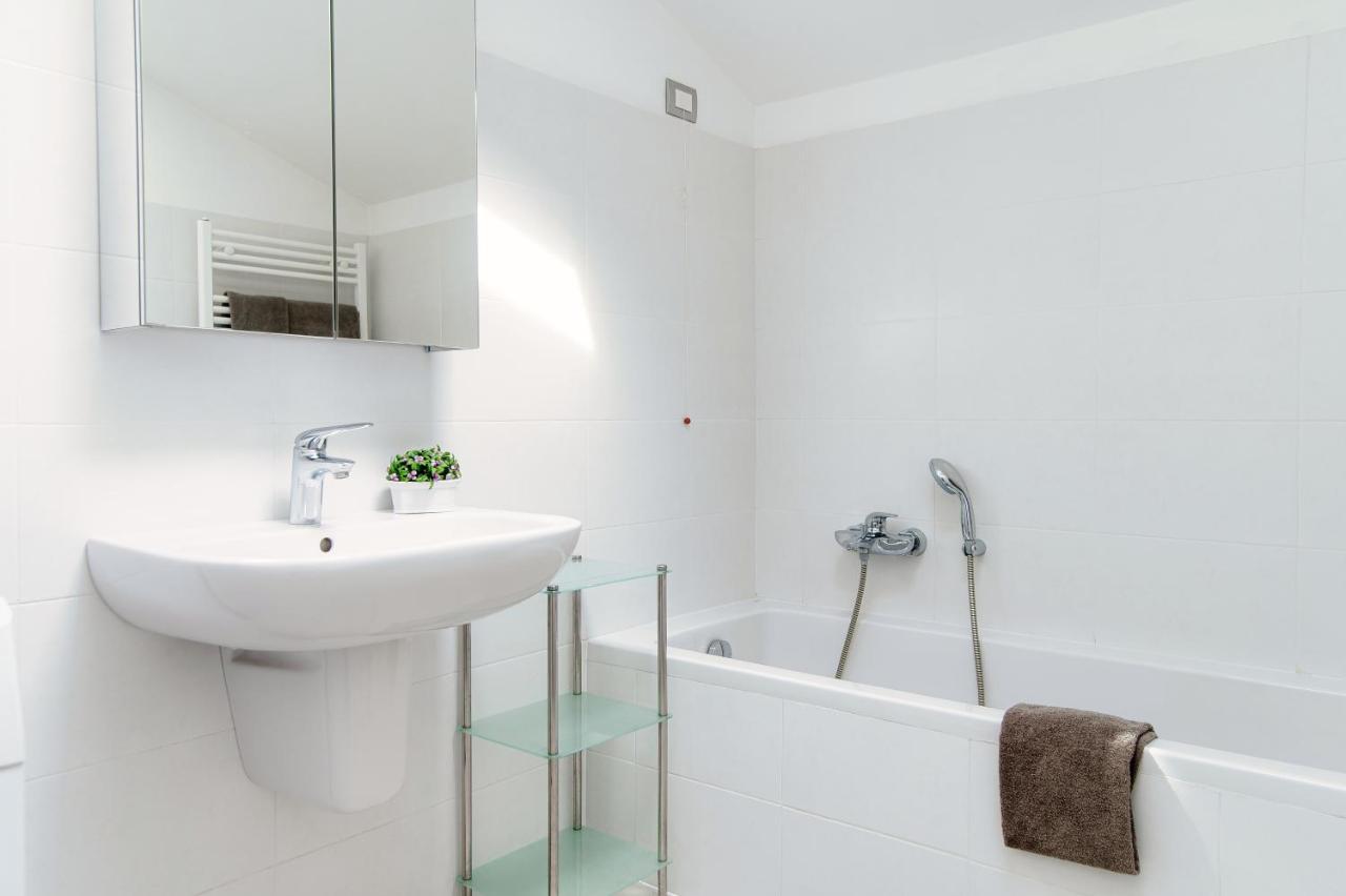 Apartament Grape Attic 72 - The House Of Travelers Como Zewnętrze zdjęcie